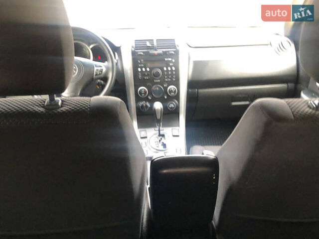 Серый Сузуки Гранд Витара, объемом двигателя 2.39 л и пробегом 202 тыс. км за 9700 $, фото 27 на Automoto.ua