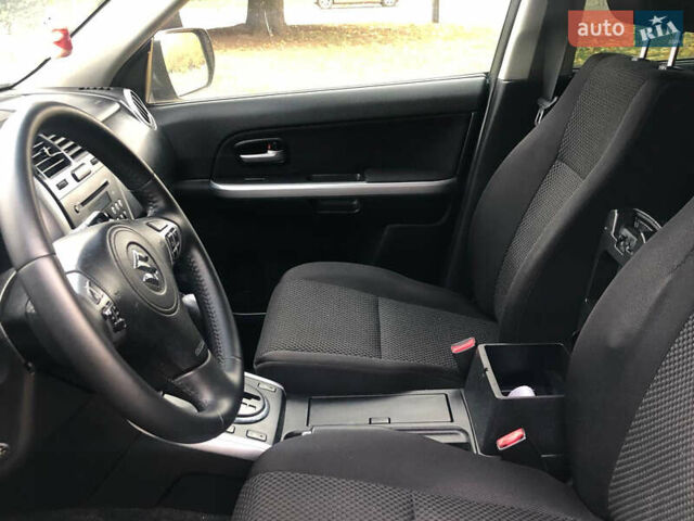 Серый Сузуки Гранд Витара, объемом двигателя 2.39 л и пробегом 202 тыс. км за 9700 $, фото 23 на Automoto.ua