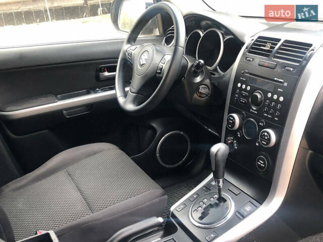 Серый Сузуки Гранд Витара, объемом двигателя 2.39 л и пробегом 202 тыс. км за 9700 $, фото 31 на Automoto.ua