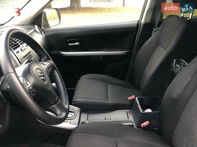 Серый Сузуки Гранд Витара, объемом двигателя 2.39 л и пробегом 202 тыс. км за 9700 $, фото 24 на Automoto.ua