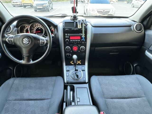 Сірий Сузукі Гранд Вітара, об'ємом двигуна 2.4 л та пробігом 155 тис. км за 11500 $, фото 14 на Automoto.ua