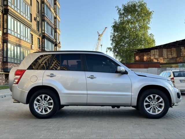 Сірий Сузукі Гранд Вітара, об'ємом двигуна 2.4 л та пробігом 155 тис. км за 11500 $, фото 6 на Automoto.ua