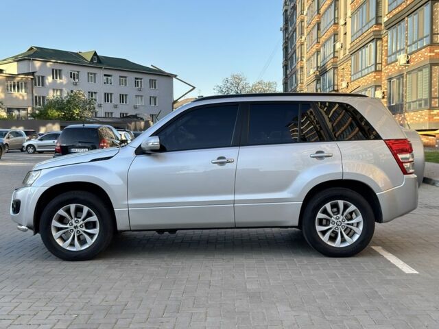 Сірий Сузукі Гранд Вітара, об'ємом двигуна 2.4 л та пробігом 155 тис. км за 11500 $, фото 2 на Automoto.ua