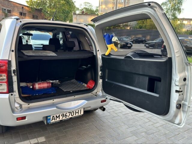 Сірий Сузукі Гранд Вітара, об'ємом двигуна 2.4 л та пробігом 155 тис. км за 11500 $, фото 15 на Automoto.ua