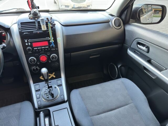 Сірий Сузукі Гранд Вітара, об'ємом двигуна 2.4 л та пробігом 155 тис. км за 11500 $, фото 11 на Automoto.ua