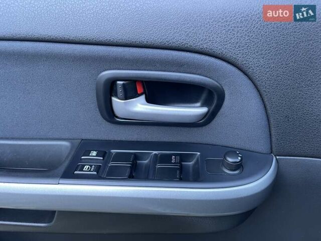 Серый Сузуки Гранд Витара, объемом двигателя 2.39 л и пробегом 110 тыс. км за 11999 $, фото 17 на Automoto.ua