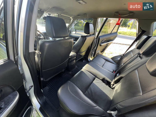 Сузуки Гранд Витара 2015 в Львове на Automoto.ua Серый Сузуки Гранд Витара, объемом двигателя 2.39 л и пробегом 85 тыс. км за 16500 $, фото 13 на Automoto.ua