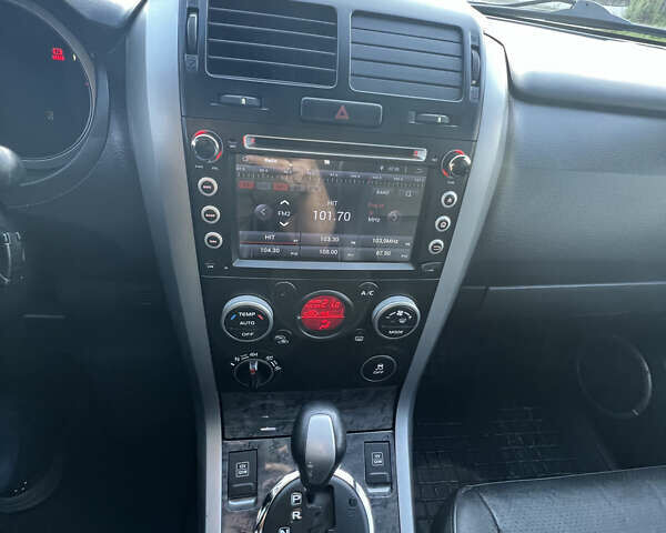 Сузуки Гранд Витара 2015 в Львове на Automoto.ua Серый Сузуки Гранд Витара, объемом двигателя 2.39 л и пробегом 85 тыс. км за 16500 $, фото 10 на Automoto.ua