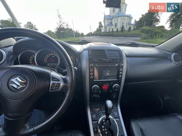 Сузуки Гранд Витара 2015 в Львове на Automoto.ua Серый Сузуки Гранд Витара, объемом двигателя 2.39 л и пробегом 85 тыс. км за 16500 $, фото 7 на Automoto.ua