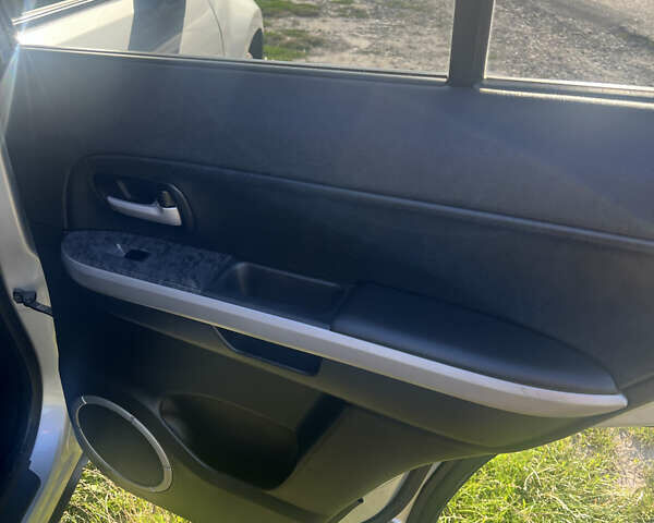 Сузуки Гранд Витара 2015 в Львове на Automoto.ua Серый Сузуки Гранд Витара, объемом двигателя 2.39 л и пробегом 85 тыс. км за 16500 $, фото 21 на Automoto.ua