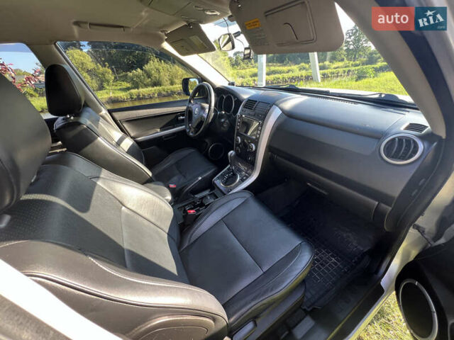 Сузуки Гранд Витара 2015 в Львове на Automoto.ua Серый Сузуки Гранд Витара, объемом двигателя 2.39 л и пробегом 85 тыс. км за 16500 $, фото 12 на Automoto.ua