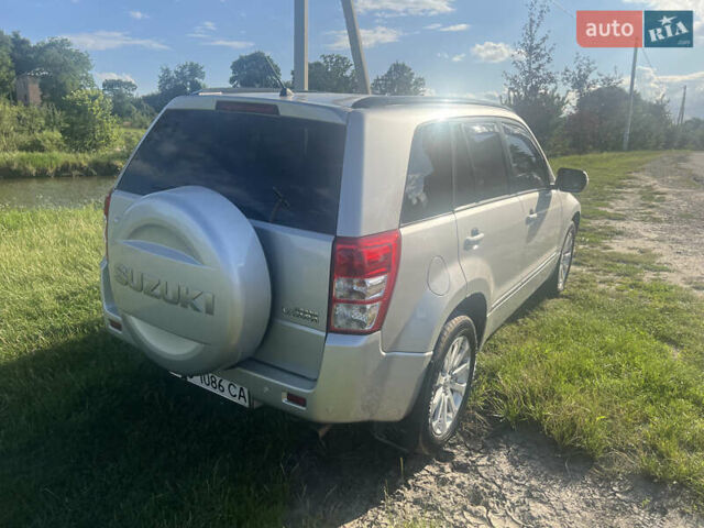Сузуки Гранд Витара 2015 в Львове на Automoto.ua Серый Сузуки Гранд Витара, объемом двигателя 2.39 л и пробегом 85 тыс. км за 16500 $, фото 5 на Automoto.ua