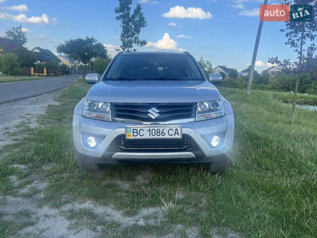 Сузуки Гранд Витара 2015 в Львове на Automoto.ua Серый Сузуки Гранд Витара, объемом двигателя 2.39 л и пробегом 85 тыс. км за 16500 $, фото 2 на Automoto.ua
