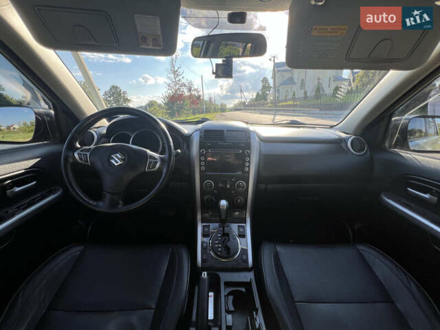 Сузуки Гранд Витара 2015 в Львове на Automoto.ua Серый Сузуки Гранд Витара, объемом двигателя 2.39 л и пробегом 85 тыс. км за 16500 $, фото 6 на Automoto.ua