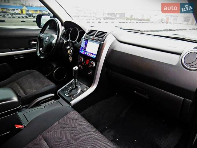 Серый Сузуки Гранд Витара, объемом двигателя 2.39 л и пробегом 271 тыс. км за 14500 $, фото 19 на Automoto.ua