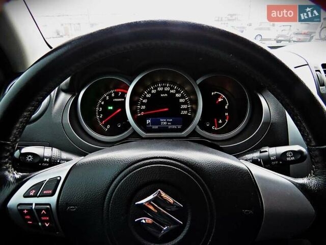 Серый Сузуки Гранд Витара, объемом двигателя 2.39 л и пробегом 271 тыс. км за 14500 $, фото 7 на Automoto.ua