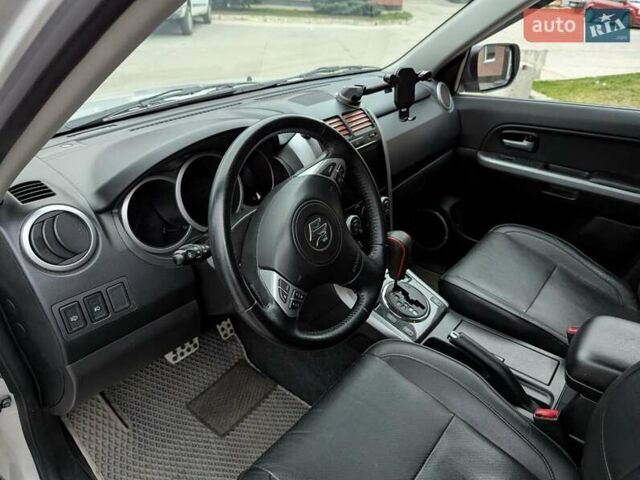 Сузуки Гранд Витара 2016 в Полтаве на Automoto.ua Серый Сузуки Гранд Витара, объемом двигателя 2.4 л и пробегом 71 тыс. км за 16300 $, фото 17 на Automoto.ua