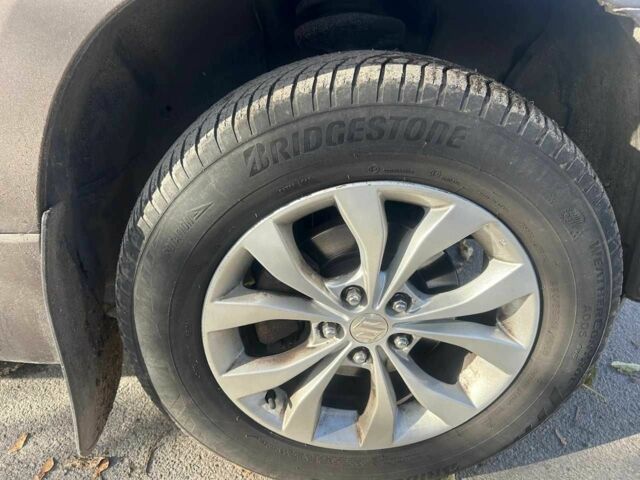 Серый Сузуки Гранд Витара, объемом двигателя 2.4 л и пробегом 117 тыс. км за 10000 $, фото 3 на Automoto.ua