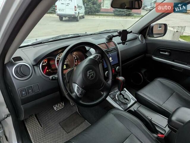 Сузуки Гранд Витара 2016 в Полтаве на Automoto.ua Серый Сузуки Гранд Витара, объемом двигателя 2.4 л и пробегом 71 тыс. км за 16300 $, фото 10 на Automoto.ua