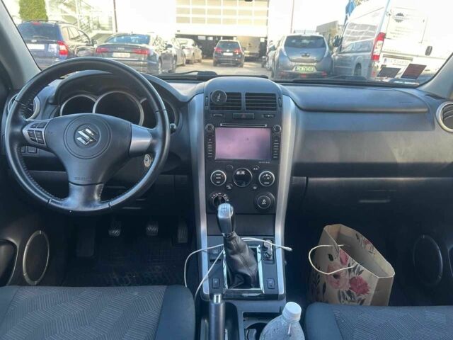 Серый Сузуки Гранд Витара, объемом двигателя 2.4 л и пробегом 117 тыс. км за 10000 $, фото 8 на Automoto.ua