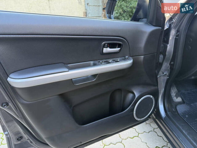 Серый Сузуки Гранд Витара, объемом двигателя 2.39 л и пробегом 65 тыс. км за 16800 $, фото 11 на Automoto.ua