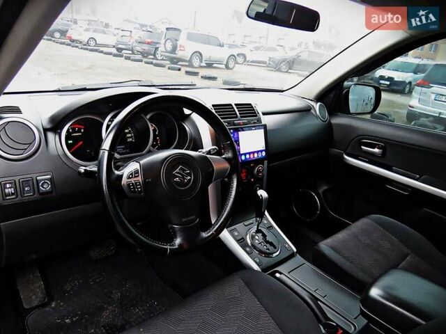 Серый Сузуки Гранд Витара, объемом двигателя 2.39 л и пробегом 271 тыс. км за 14500 $, фото 5 на Automoto.ua