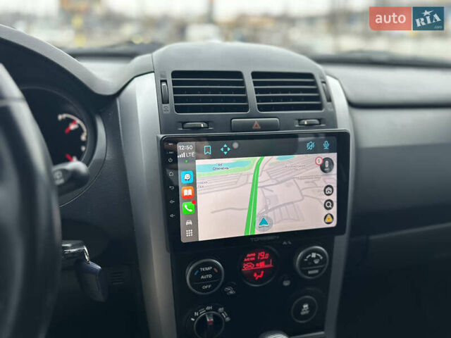 Сірий Сузукі Гранд Вітара, об'ємом двигуна 2.39 л та пробігом 96 тис. км за 14500 $, фото 17 на Automoto.ua