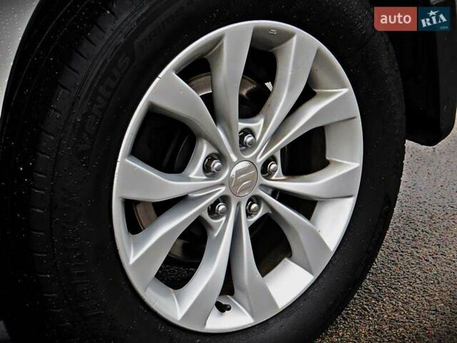 Серый Сузуки Гранд Витара, объемом двигателя 2.39 л и пробегом 271 тыс. км за 14500 $, фото 4 на Automoto.ua