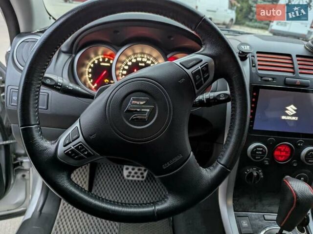 Сузуки Гранд Витара 2016 в Полтаве на Automoto.ua Серый Сузуки Гранд Витара, объемом двигателя 2.4 л и пробегом 71 тыс. км за 16300 $, фото 13 на Automoto.ua