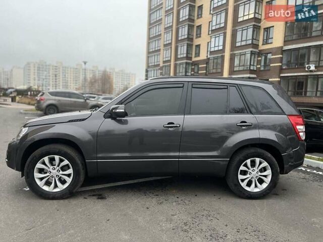 Сірий Сузукі Гранд Вітара, об'ємом двигуна 2.39 л та пробігом 112 тис. км за 11900 $, фото 3 на Automoto.ua