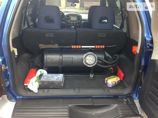 Синий Сузуки Гранд Витара, объемом двигателя 2 л и пробегом 190 тыс. км за 8000 $, фото 4 на Automoto.ua