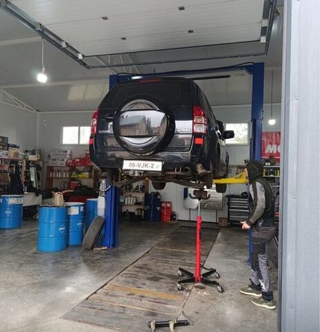 Синій Сузукі Гранд Вітара, об'ємом двигуна 1.9 л та пробігом 3 тис. км за 5899 $, фото 5 на Automoto.ua