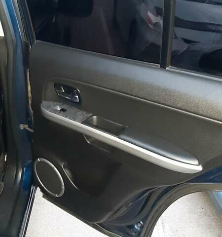 Синій Сузукі Гранд Вітара, об'ємом двигуна 2.39 л та пробігом 197 тис. км за 7200 $, фото 35 на Automoto.ua