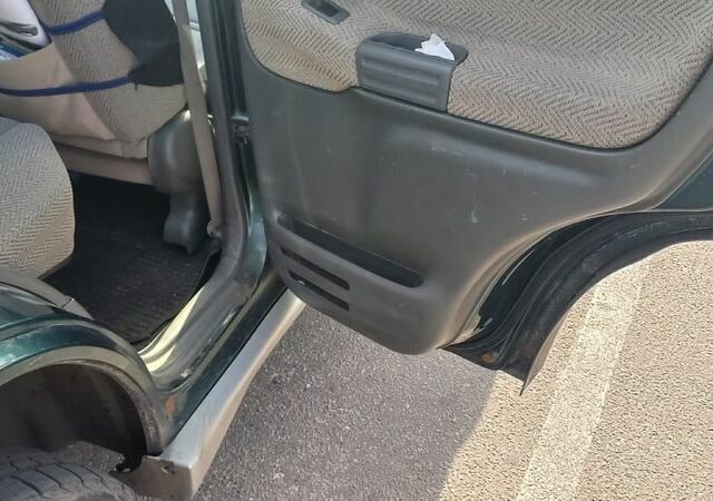 Зелений Сузукі Гранд Вітара, об'ємом двигуна 2 л та пробігом 290 тис. км за 2900 $, фото 5 на Automoto.ua