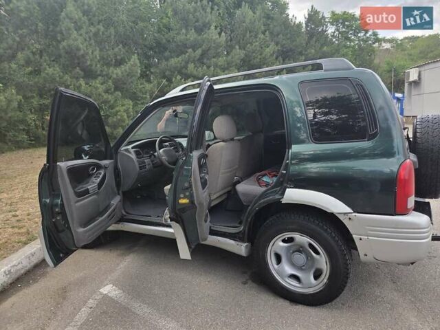 Зелений Сузукі Гранд Вітара, об'ємом двигуна 2 л та пробігом 359 тис. км за 3100 $, фото 1 на Automoto.ua