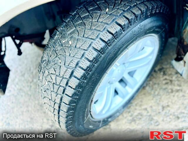 Зеленый Сузуки Гранд Витара, объемом двигателя 2 л и пробегом 340 тыс. км за 2350 $, фото 4 на Automoto.ua