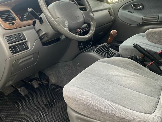 Зелений Сузукі Гранд Вітара, об'ємом двигуна 2.7 л та пробігом 184 тис. км за 3600 $, фото 16 на Automoto.ua