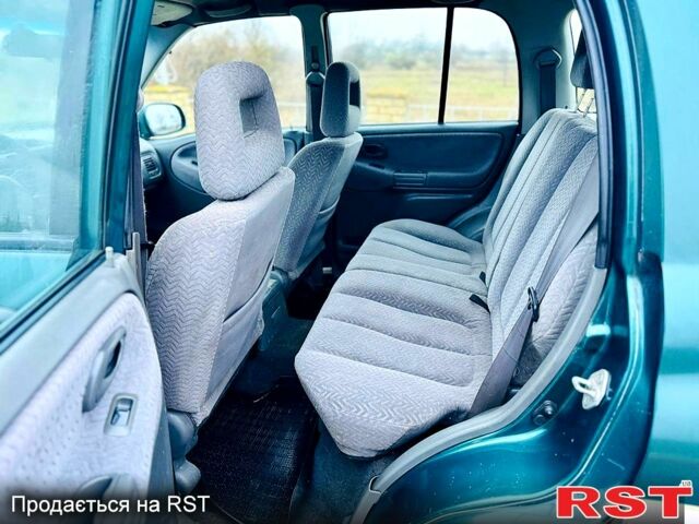 Зеленый Сузуки Гранд Витара, объемом двигателя 2 л и пробегом 340 тыс. км за 2350 $, фото 7 на Automoto.ua