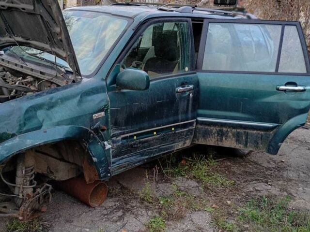 Зелений Сузукі Гранд Вітара, об'ємом двигуна 2.5 л та пробігом 2 тис. км за 1000 $, фото 1 на Automoto.ua