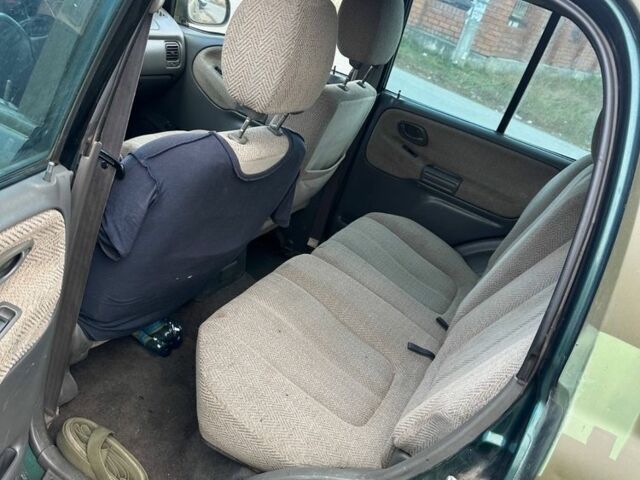 Зелений Сузукі Гранд Вітара, об'ємом двигуна 2 л та пробігом 300 тис. км за 2500 $, фото 4 на Automoto.ua