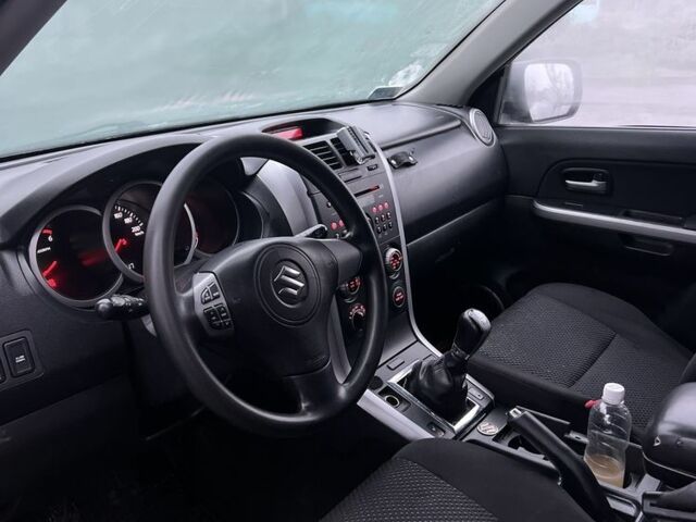 Зелений Сузукі Гранд Вітара, об'ємом двигуна 1.9 л та пробігом 200 тис. км за 3570 $, фото 6 на Automoto.ua