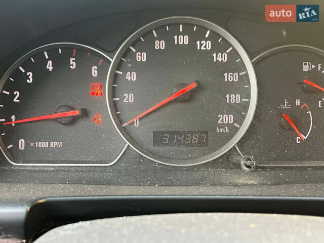 Зелений Сузукі Гранд Вітара, об'ємом двигуна 2 л та пробігом 312 тис. км за 3200 $, фото 4 на Automoto.ua