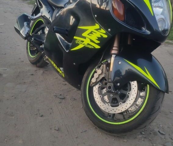 Сузуки Хаябуса, объемом двигателя 1.3 л и пробегом 0 тыс. км за 4000 $, фото 3 на Automoto.ua