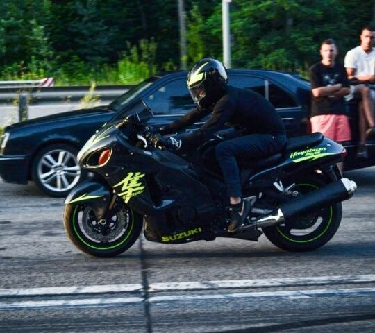 Сузуки Хаябуса, объемом двигателя 1.3 л и пробегом 0 тыс. км за 4000 $, фото 1 на Automoto.ua