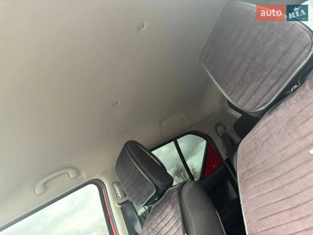 Красный Сузуки Игнис, объемом двигателя 1.2 л и пробегом 50 тыс. км за 11700 $, фото 23 на Automoto.ua