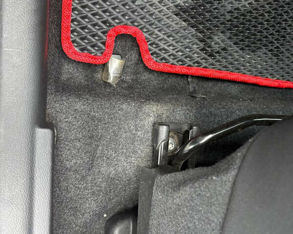 Красный Сузуки Игнис, объемом двигателя 1.2 л и пробегом 50 тыс. км за 11700 $, фото 21 на Automoto.ua