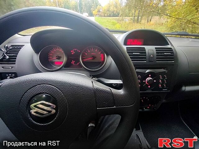 Сузуки Игнис, объемом двигателя 1.3 л и пробегом 230 тыс. км за 3600 $, фото 2 на Automoto.ua