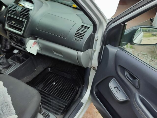 Сірий Сузукі Ігніс, об'ємом двигуна 1.3 л та пробігом 241 тис. км за 3522 $, фото 15 на Automoto.ua