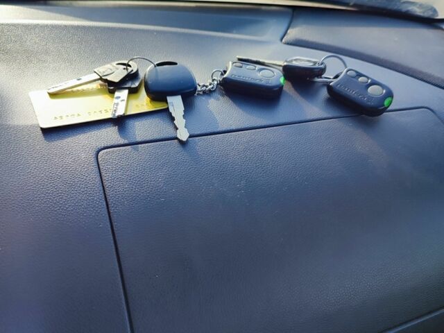 Сірий Сузукі Ігніс, об'ємом двигуна 1.3 л та пробігом 241 тис. км за 3522 $, фото 1 на Automoto.ua