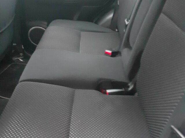 Серый Сузуки Игнис, объемом двигателя 1.9 л и пробегом 250 тыс. км за 8300 $, фото 7 на Automoto.ua